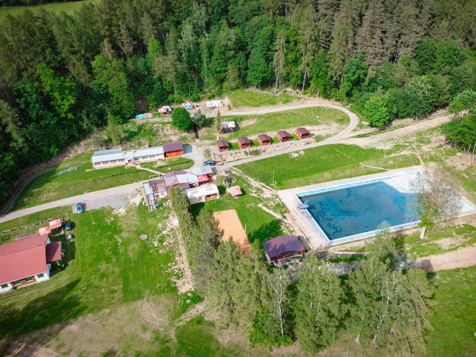 Chatka Agawa nová v areálu Koupaliště Bystré v Orlických horách Exteriér fotografie
